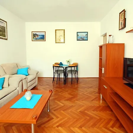 Apartamento Karluci